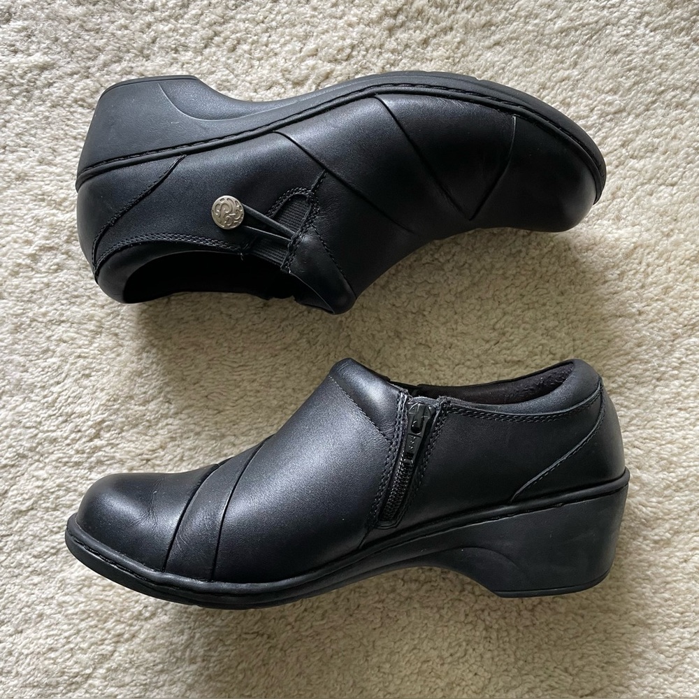 Clarks Soft Cushion Black Ankle Zip Size 9w